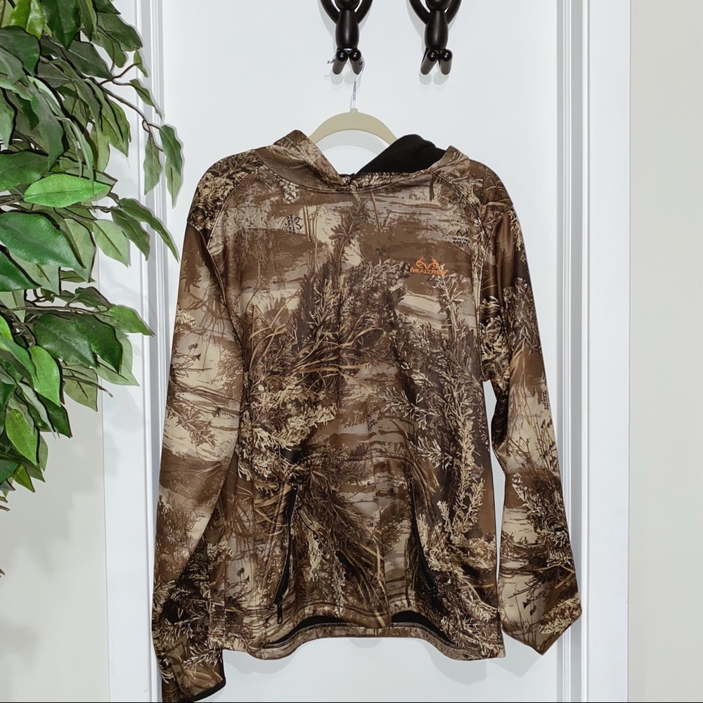 Real Tree camo sweatshirt